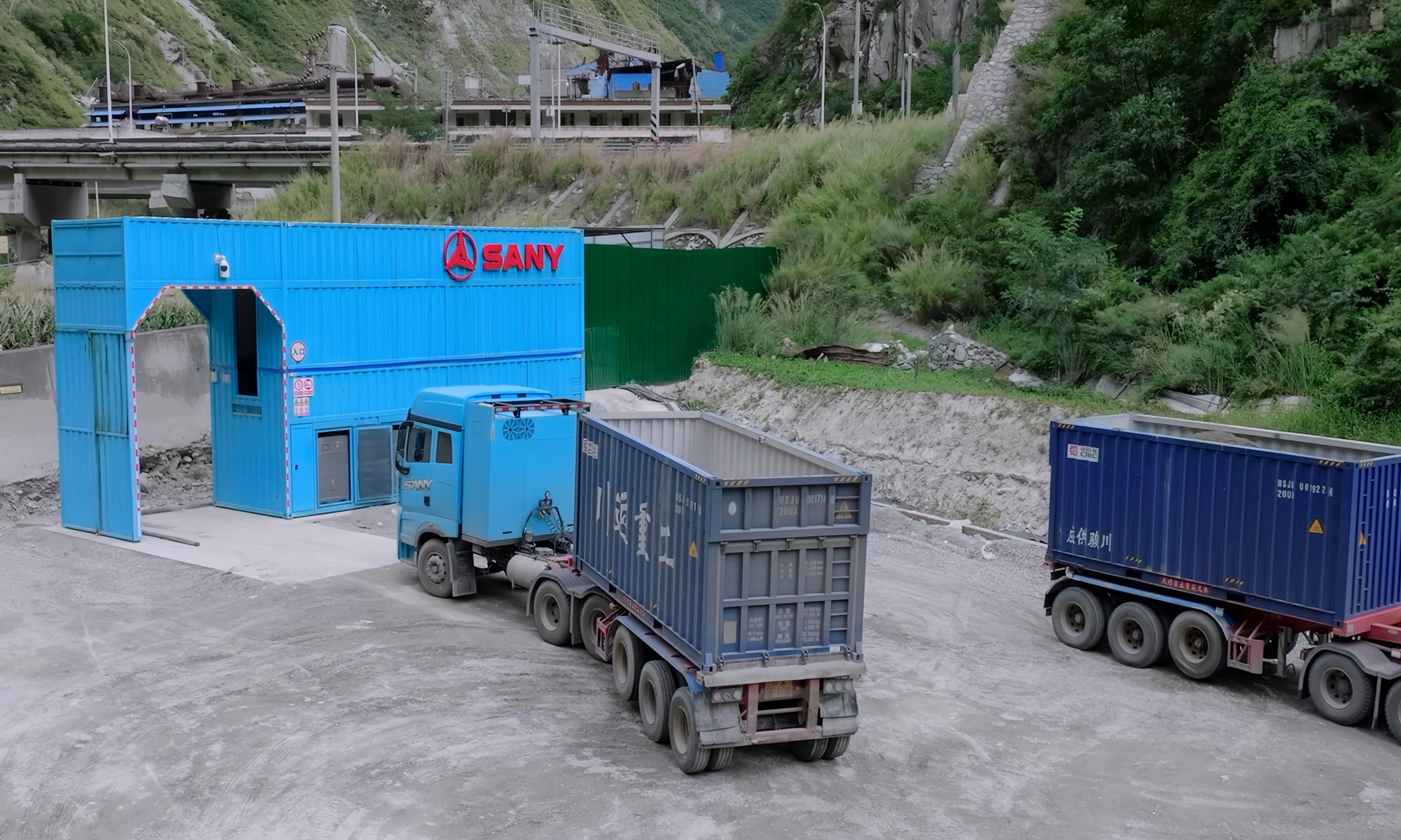 電(dian)動(dòng)牵引車(che)